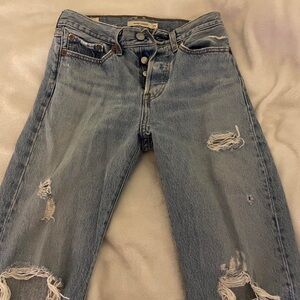 wedgie levi jeans soo cute but too big on me 
no refunds!